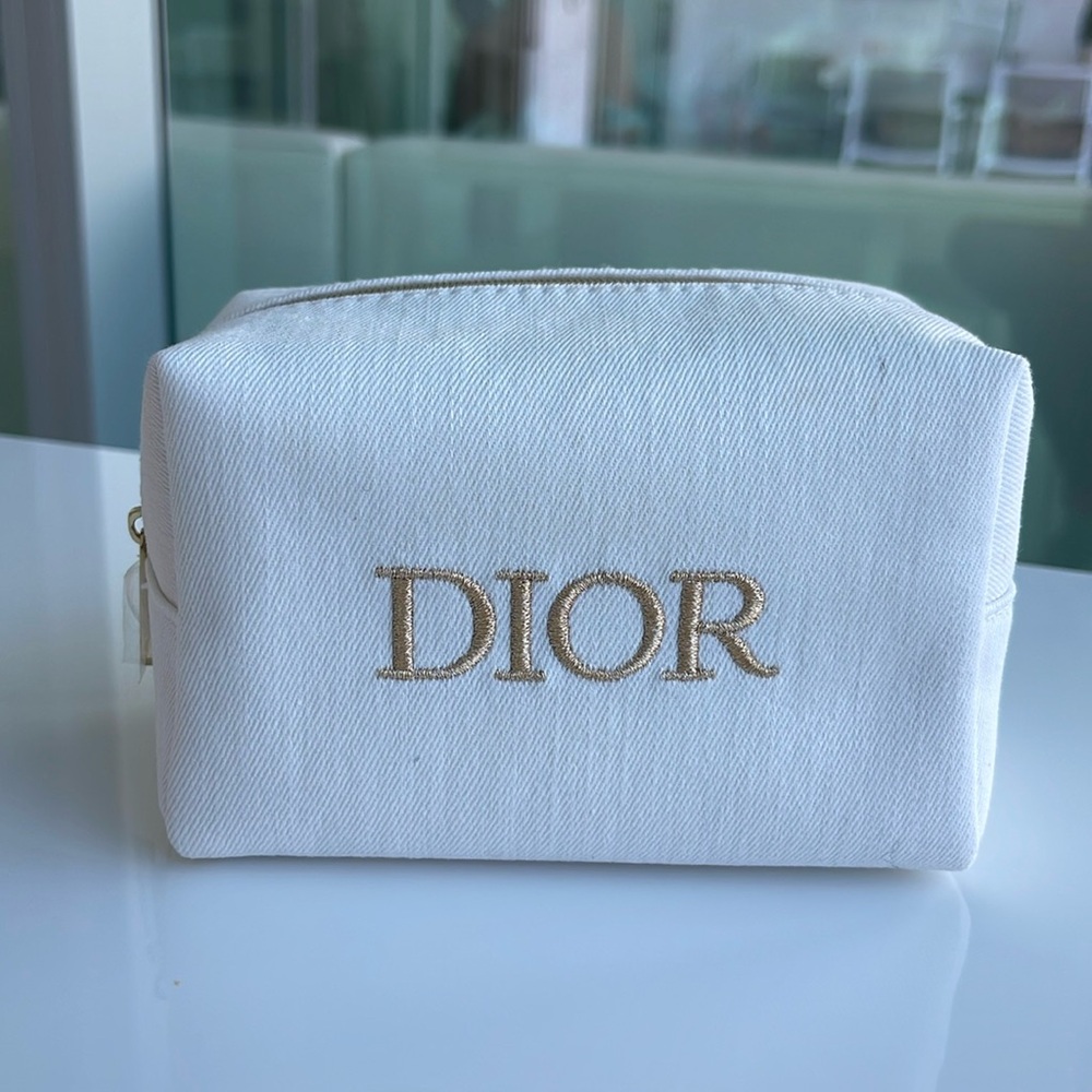 Dior Bag With Cosmetics - Picture 3 of 6